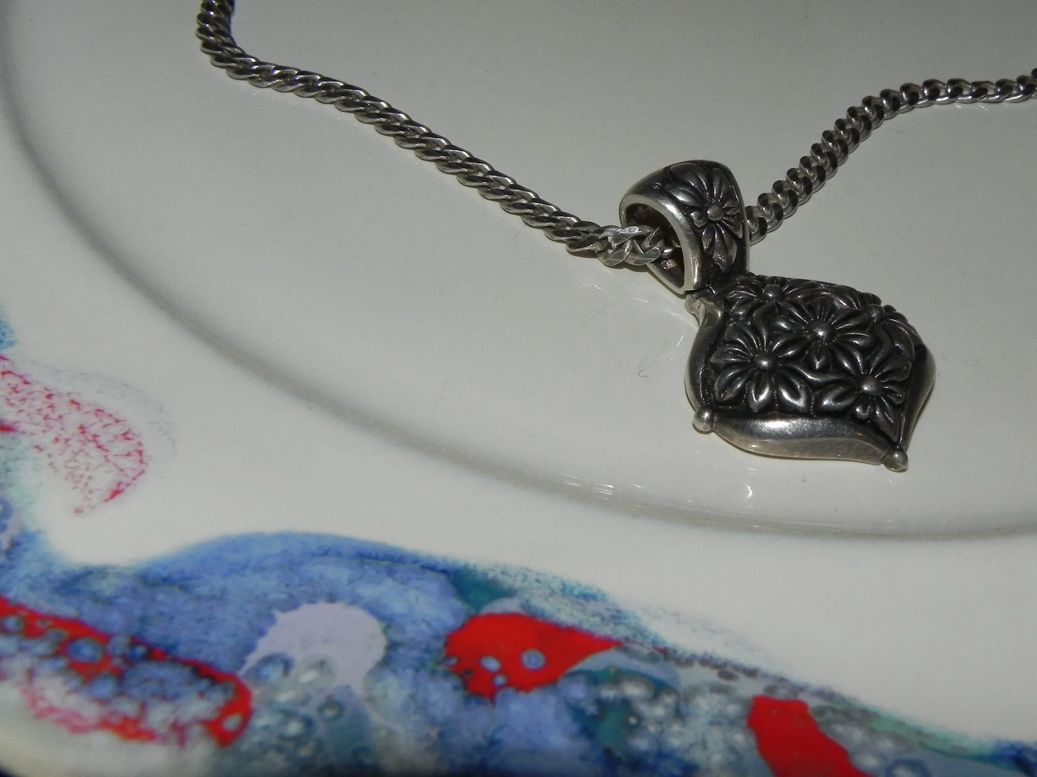 Estate Sterling Pendant, Floral Decorative Elegant